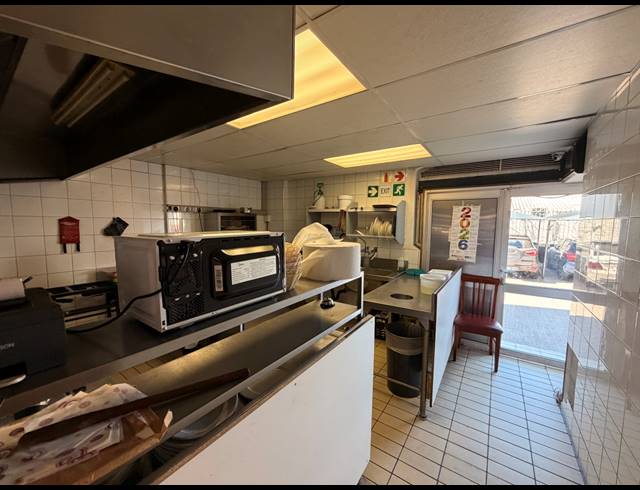 170M² RETAIL TO LET IN GREEN POINT